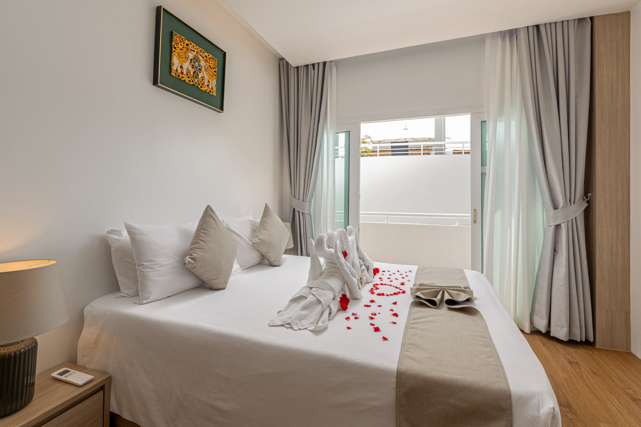 New Three Bedroom Family Suite with Jacuzzi Rooftop