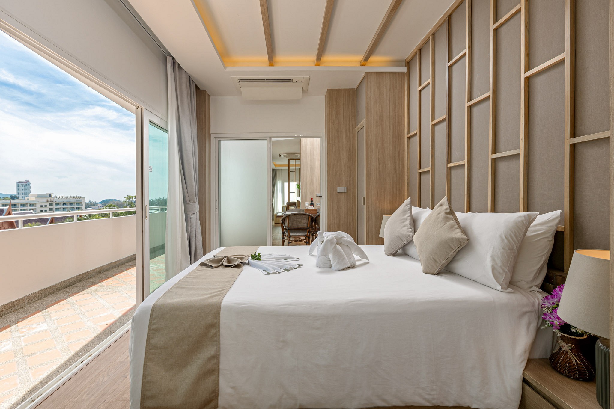 New Three Bedroom Family Suite with Jacuzzi Rooftop
