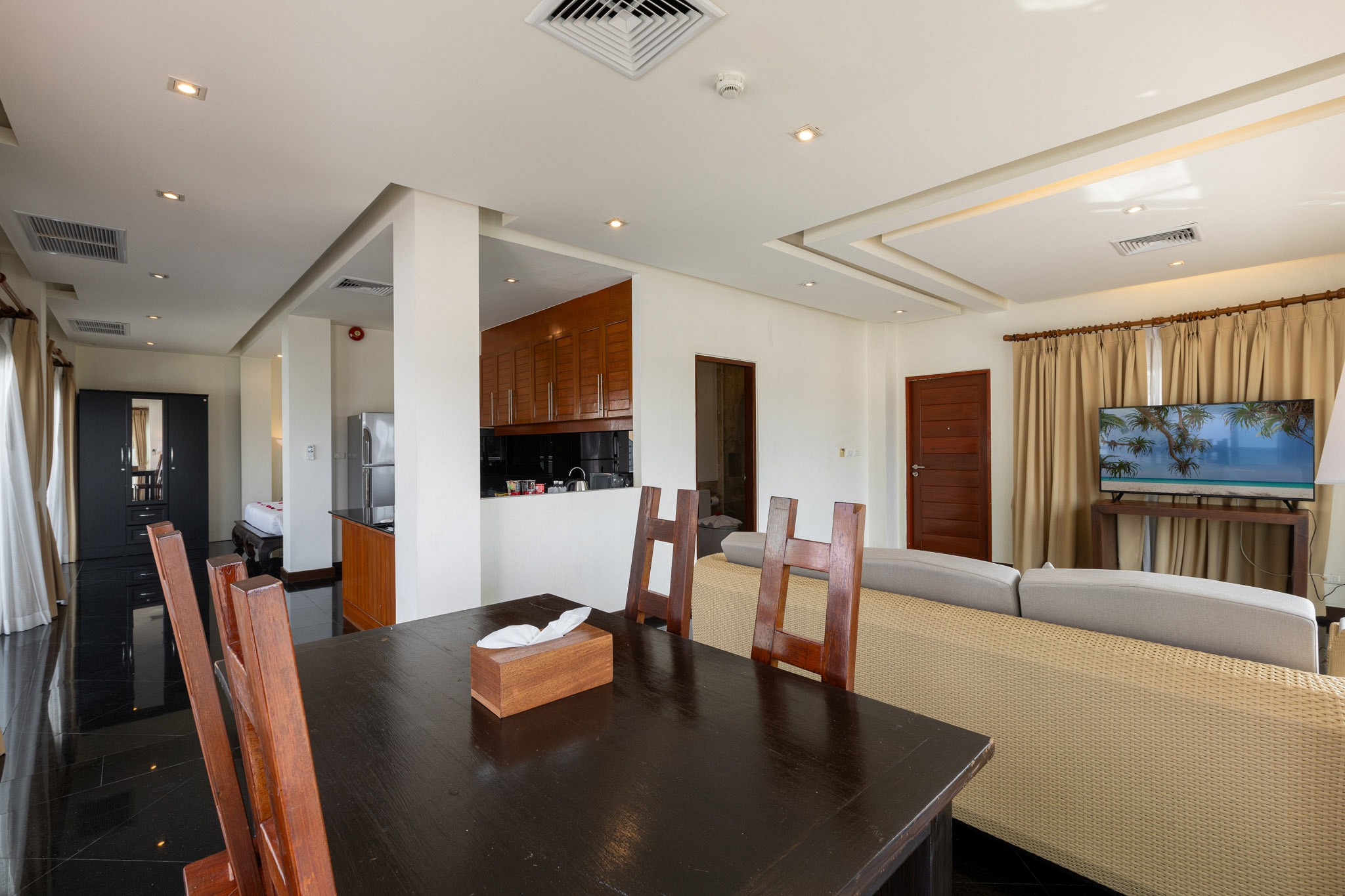 One Bedroom Penthouse Suite with Jacuzzi Rooftop