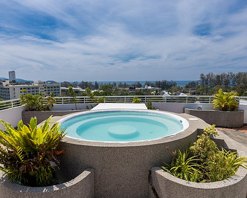 One Bedroom Penthouse Suite with Jacuzzi Rooftop