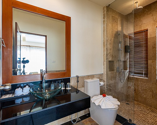One Bedroom Penthouse Suite with Jacuzzi Rooftop