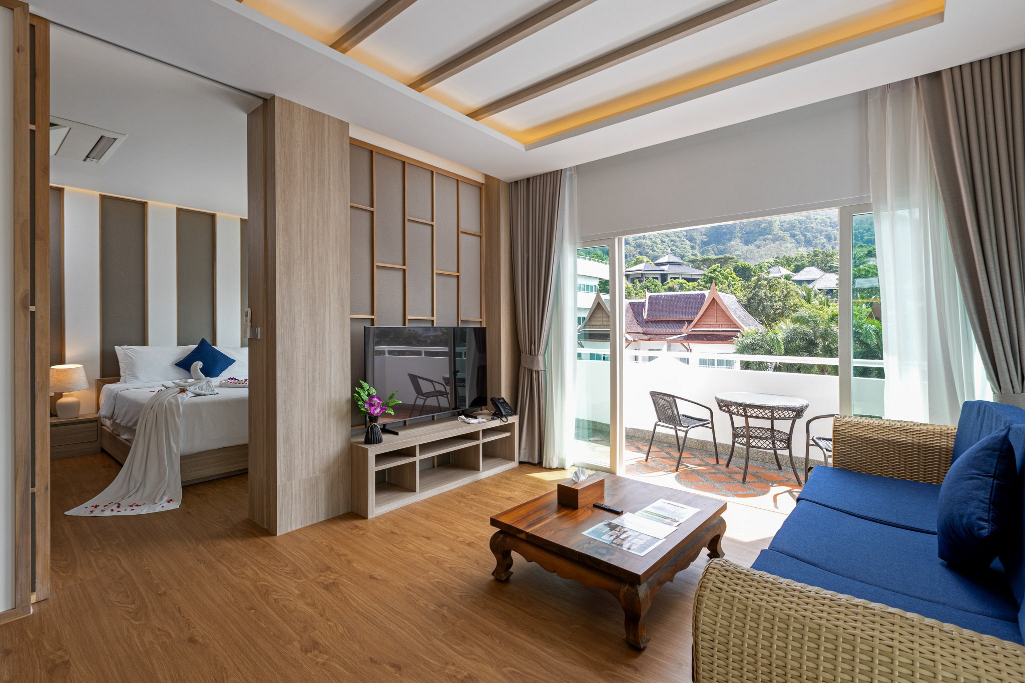 New One Bedroom Penthouse Suite with Jacuzzi Rooftop