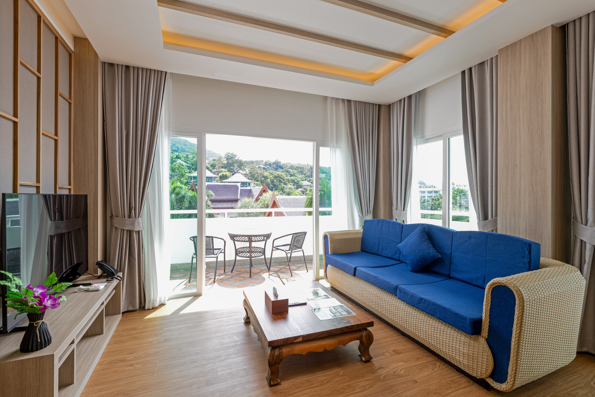New One Bedroom Penthouse Suite with Jacuzzi Rooftop