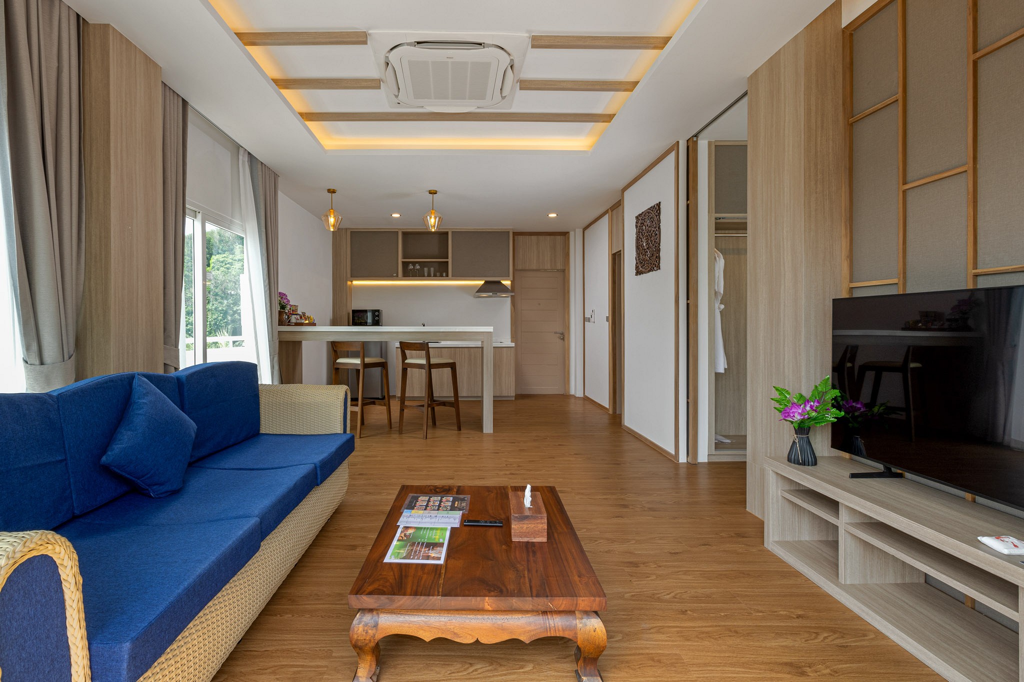 New One Bedroom Penthouse Suite with Jacuzzi Rooftop