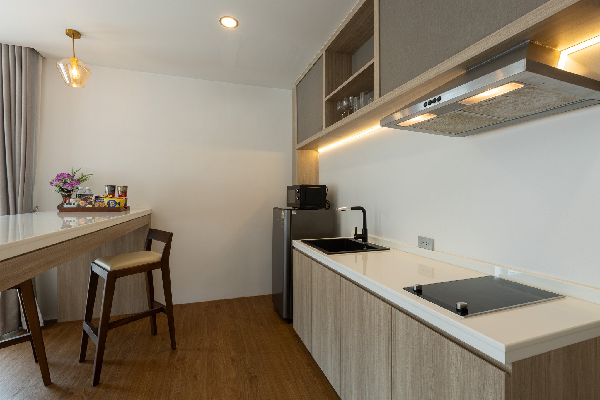 New One Bedroom Penthouse Suite with Jacuzzi Rooftop