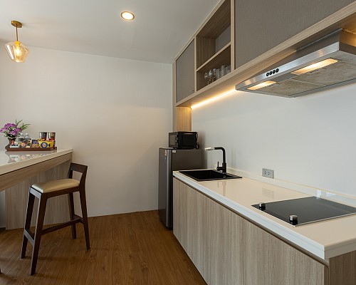 New One Bedroom Penthouse Suite with Jacuzzi Rooftop