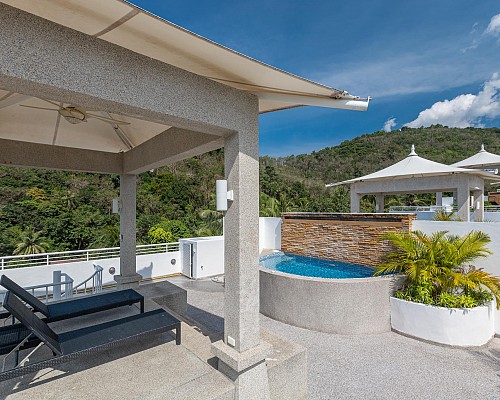 New One Bedroom Penthouse Suite with Jacuzzi Rooftop