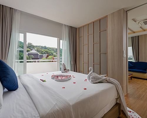 New One Bedroom Penthouse Suite with Jacuzzi Rooftop