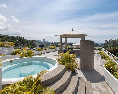 New Three Bedroom with Jaccuzzi Rooftop