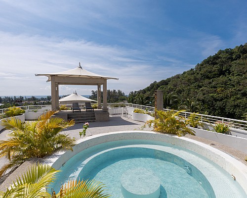 New Three Bedroom with Jaccuzzi Rooftop