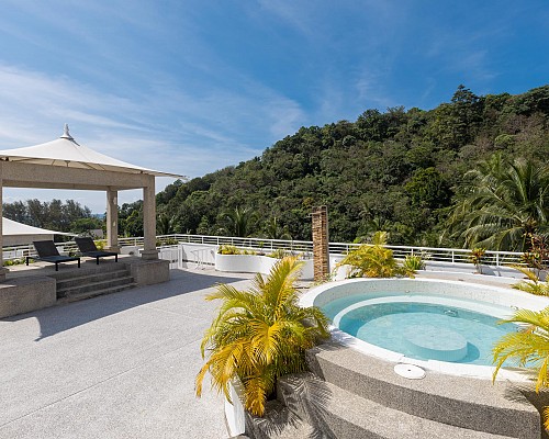 New Three Bedroom with Jaccuzzi Rooftop