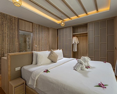 New Three Bedroom with Jaccuzzi Rooftop