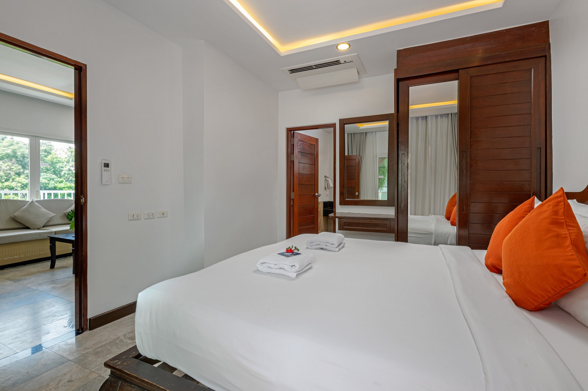 2 Bedroom Family suite with bathtub