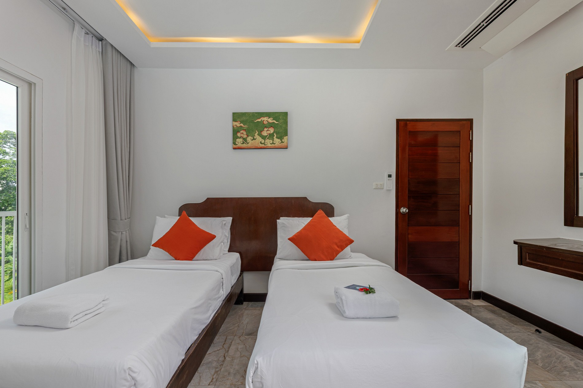 2 Bedroom Family suite with bathtub