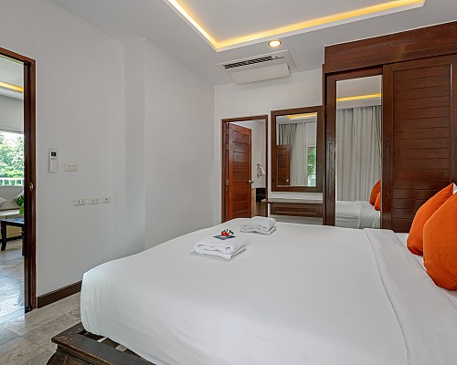 2 Bedroom Family Suite with Bathtub