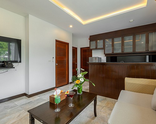 2 Bedroom Family Suite with Bathtub