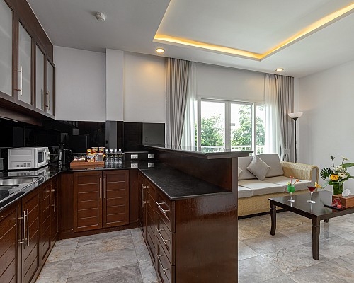2 Bedroom Family Suite with Bathtub