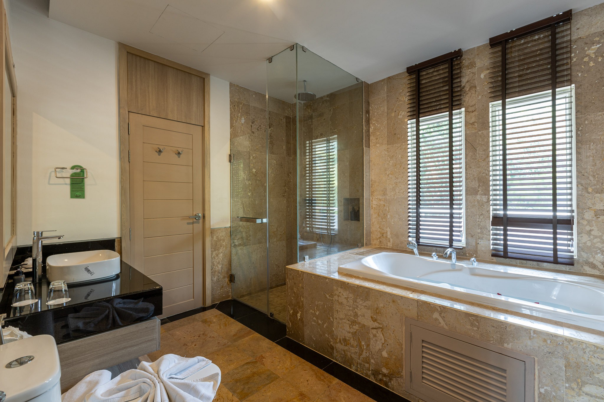 New One Bedroom Penthouse Suite with Rooftop
